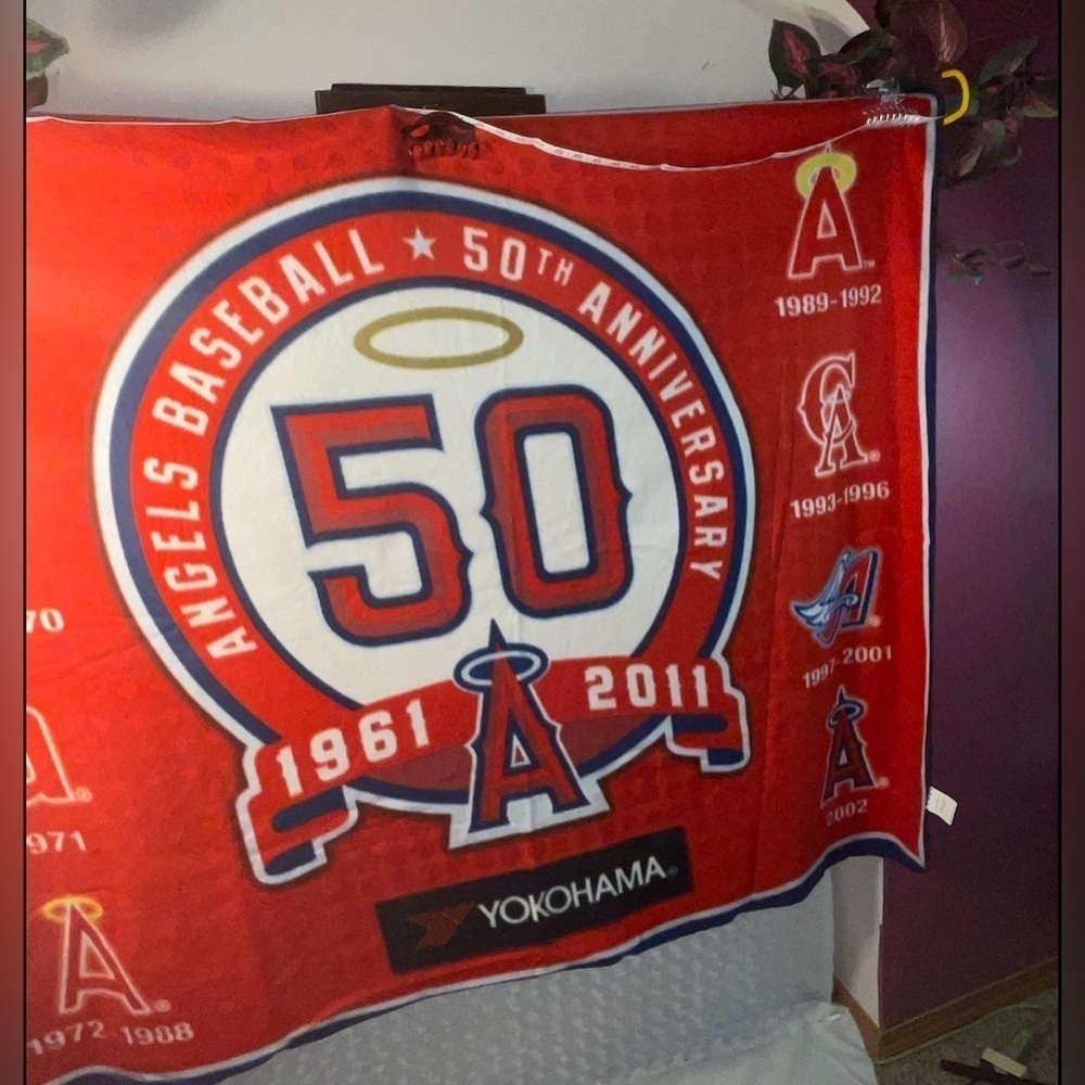Fans Rare 50 Year Anniversary Of Memories California Angels Red Throw Blanket - Picture 5 of 9
